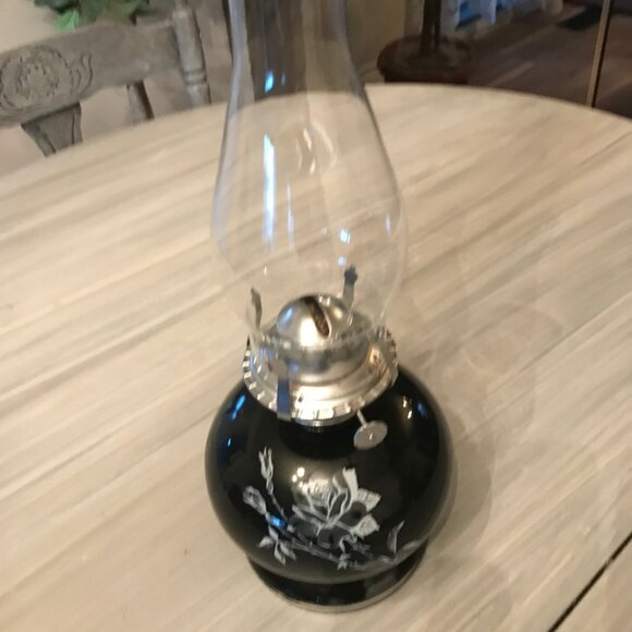 Lamplight Farms Vintage Kerosene Oil Lamp - Picture 1 of 3
